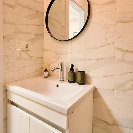 Modern Elegance *